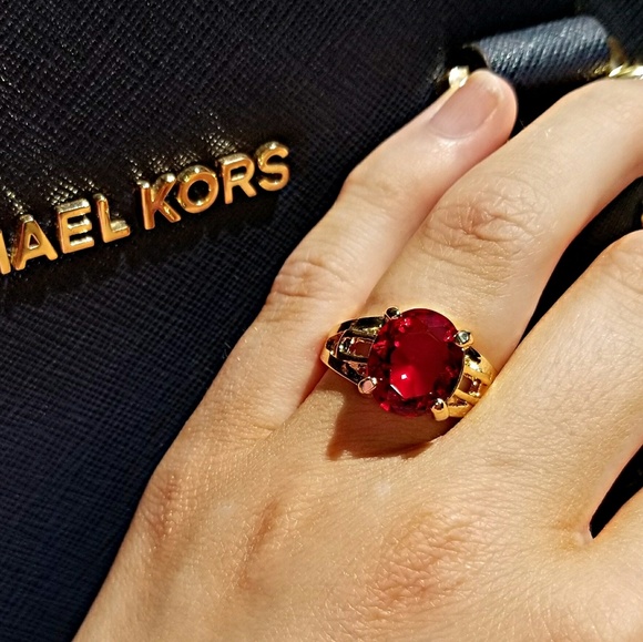 Jewelry - New Unique Red Ruby Big Stone ring